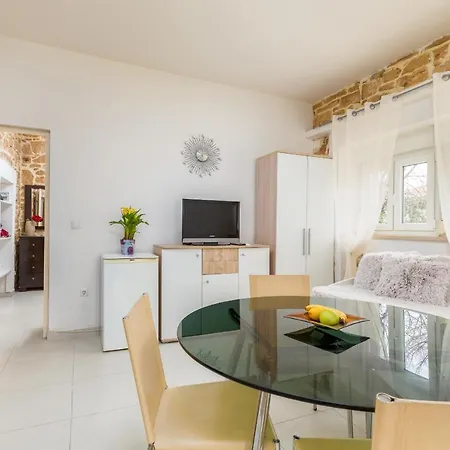 Apartment Nikola Fazana