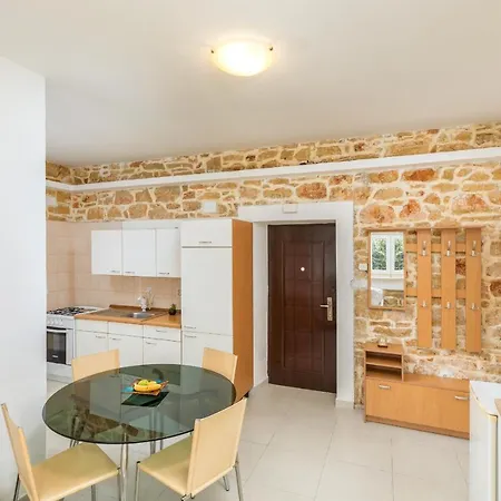 Apartment Nikola Fažana